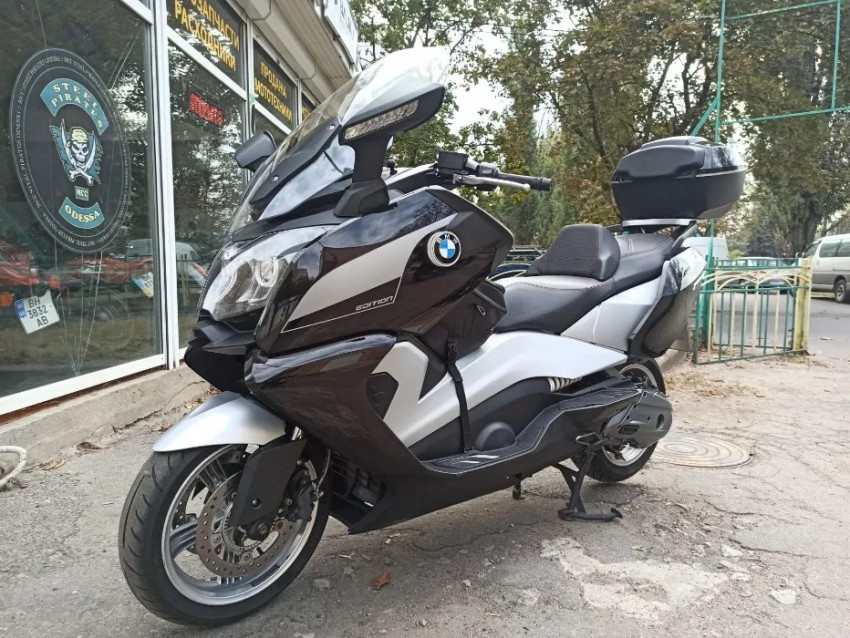 Макси-скутер BMW C650GT 2013